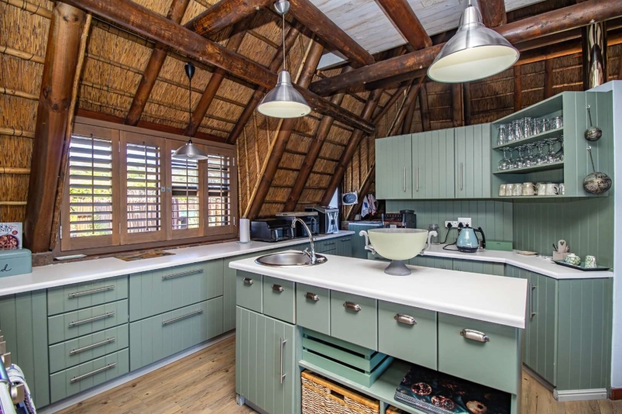 5 Bedroom Property for Sale in Stilbaai Wes Western Cape